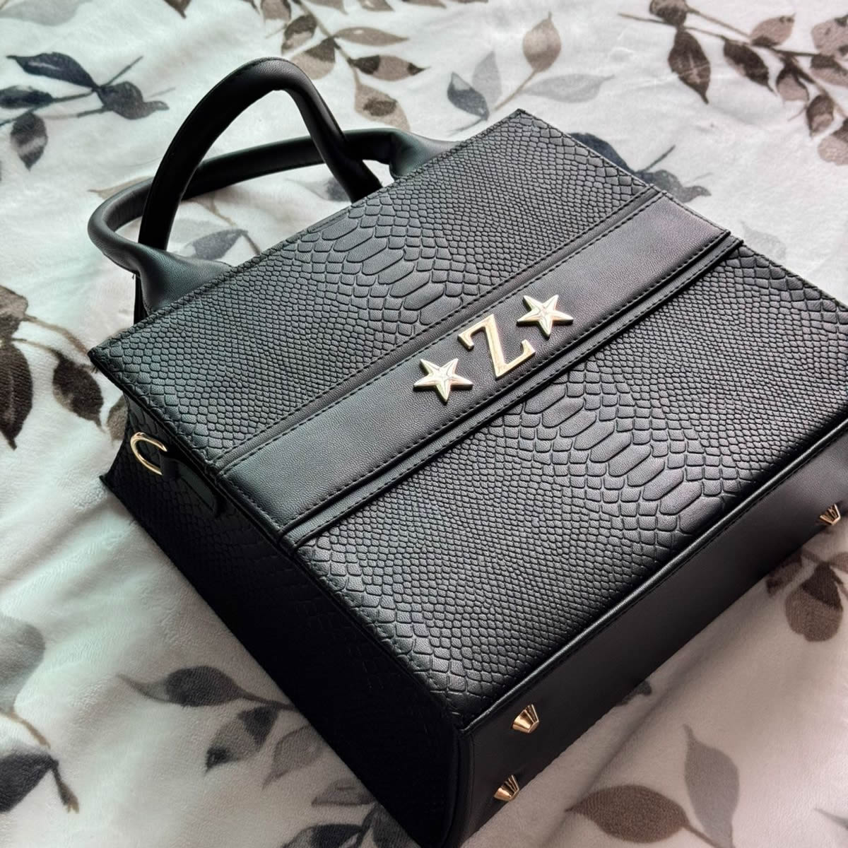 Tote Cleho Baby | Bolso Elegante con Cierre y Correa Ajustable