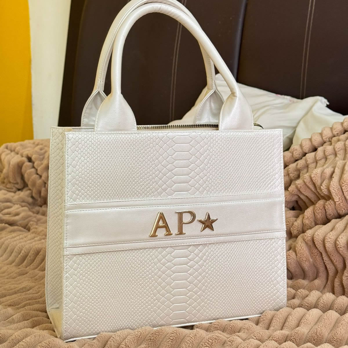 Tote Cleho Baby | Bolso Elegante con Cierre y Correa Ajustable