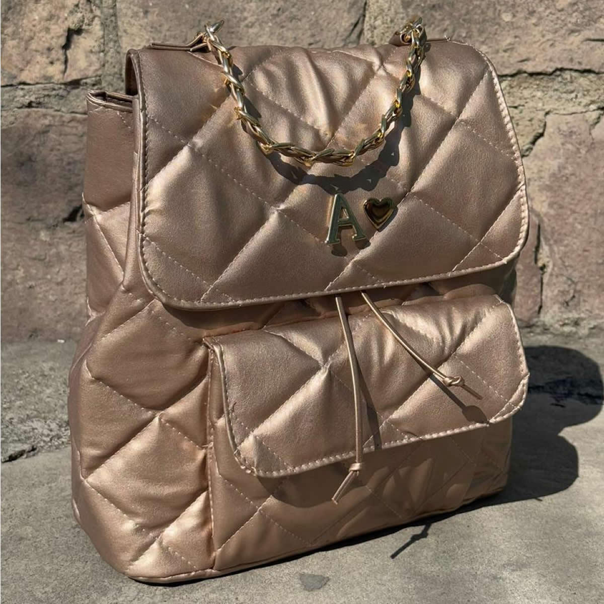 Back Pack | Mochila Premium de Material Sintético Esponjoso con Imán