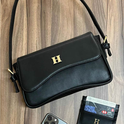 Agani Bag | Bolso de Charol con Imán y Correa Ajustable