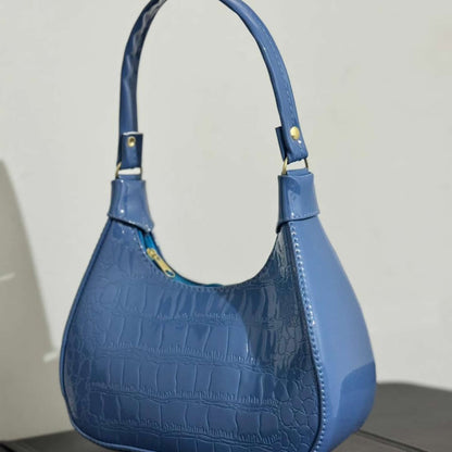 Charol Bag Clásica – Bolsa Juvenil de Charol con Cierre y Correa Ajustable