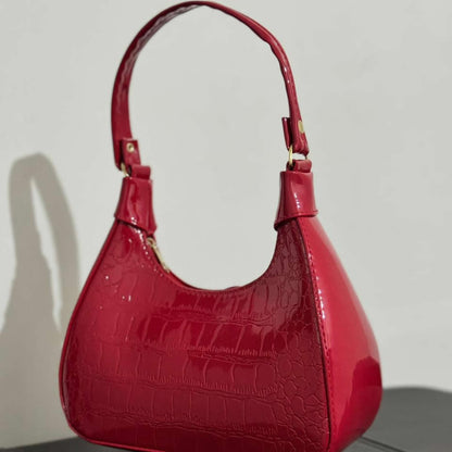 Charol Bag Clásica – Bolsa Juvenil de Charol con Cierre y Correa Ajustable