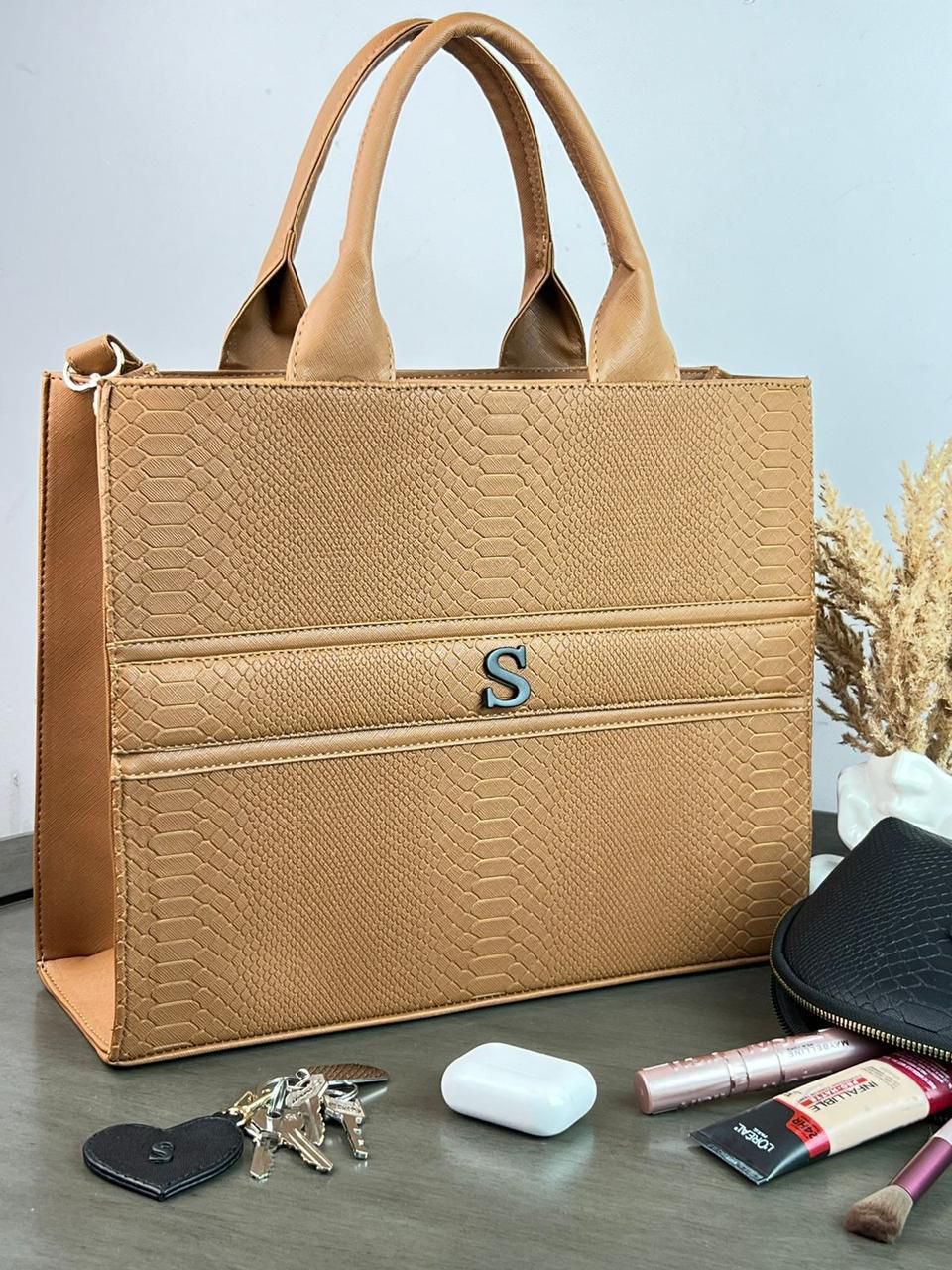 Tote Clásica Grande| Bolso Elegante con Imán y Correa Ajustable