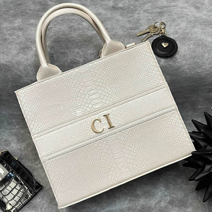 Tote Clásica Mediana | Bolso Elegante con Imán y Correa Ajustable