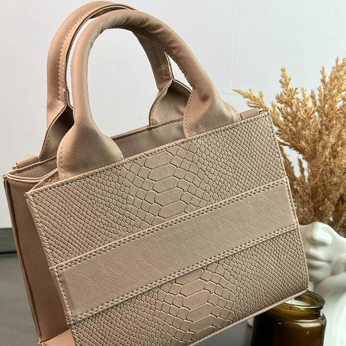 Tote Clásica Mini | Bolso Elegante con Imán y Correa Ajustable