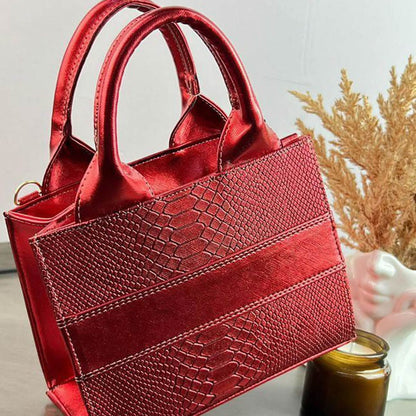 Tote Clásica Mini | Bolso Elegante con Imán y Correa Ajustable