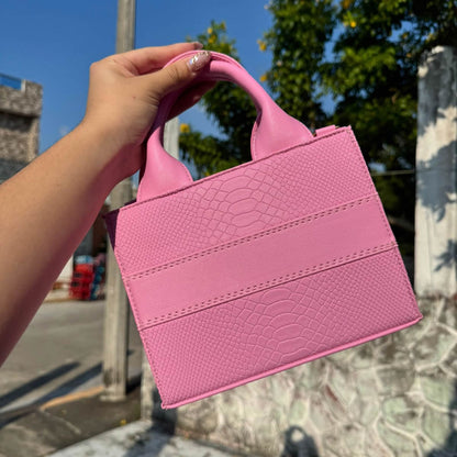 Tote Clásica Mini | Bolso Elegante con Imán y Correa Ajustable